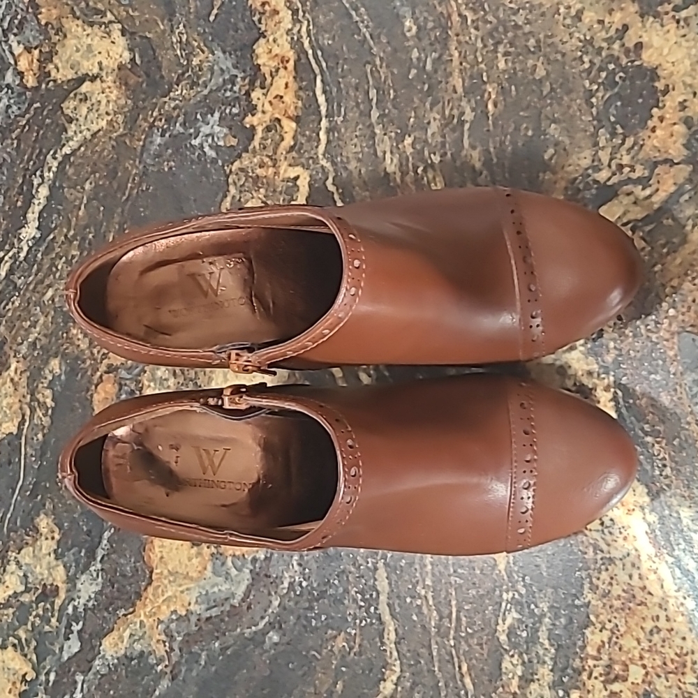 Beautiful brown Mary Jane heels